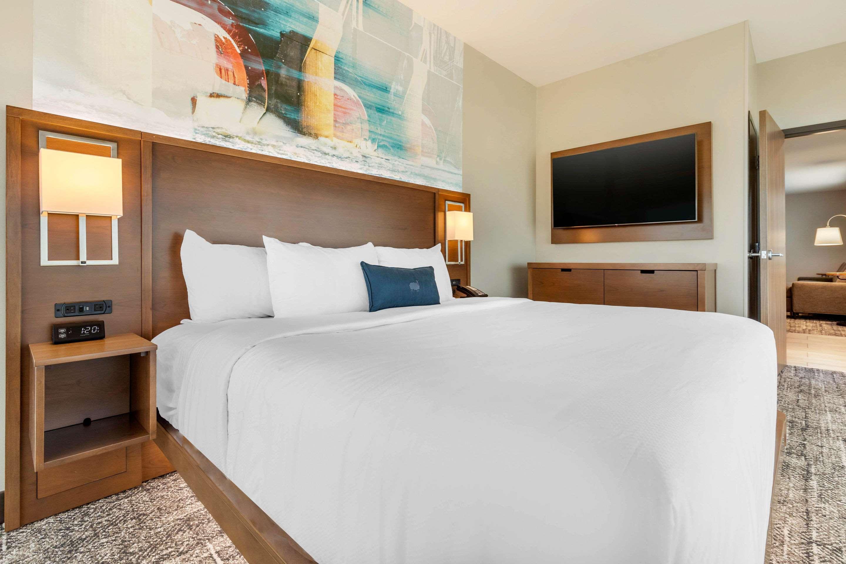 Cambria Hotel Davenport Quad Cities Bettendorf Bagian luar foto