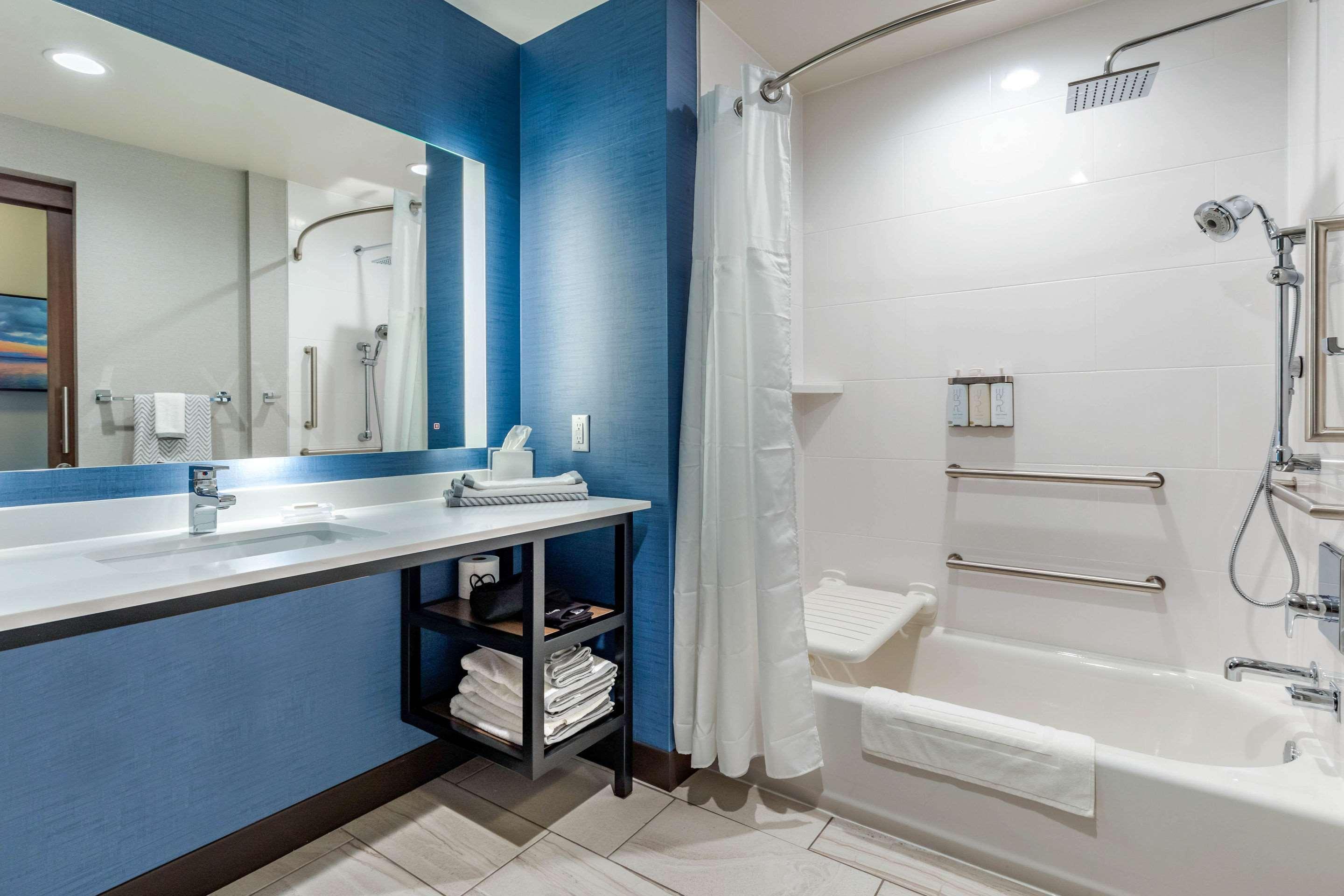 Cambria Hotel Davenport Quad Cities Bettendorf Bagian luar foto