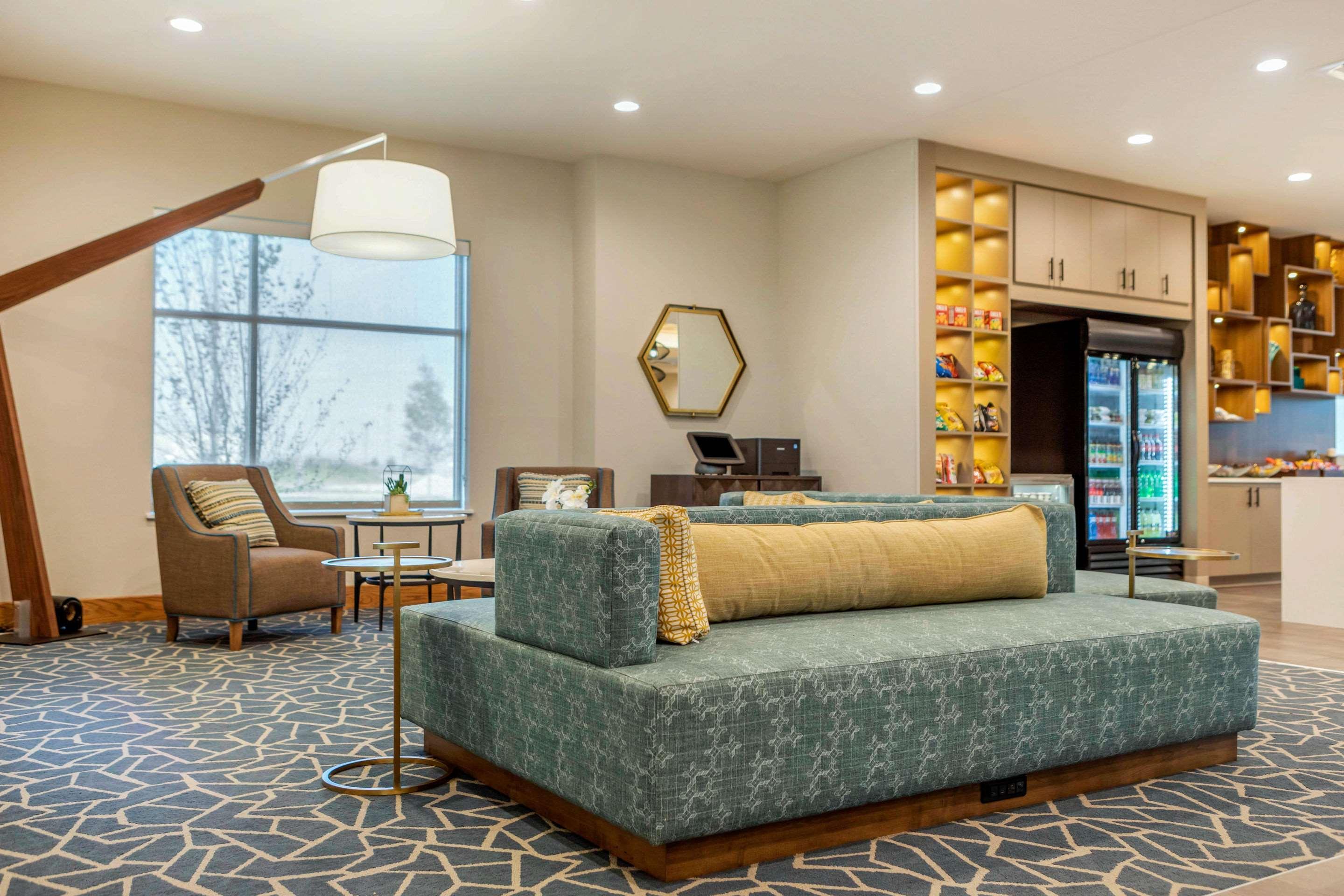 Cambria Hotel Davenport Quad Cities Bettendorf Bagian luar foto