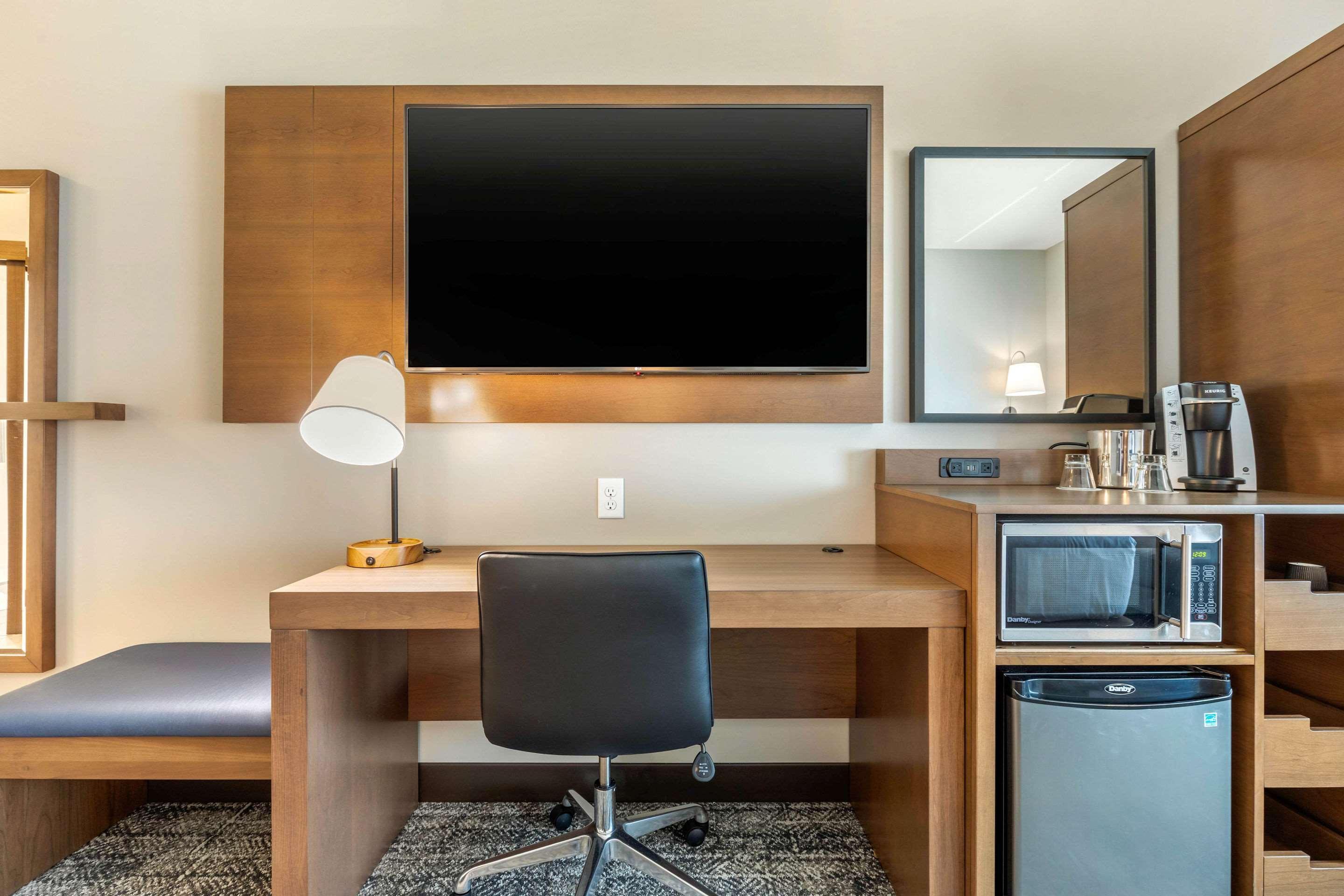 Cambria Hotel Davenport Quad Cities Bettendorf Bagian luar foto