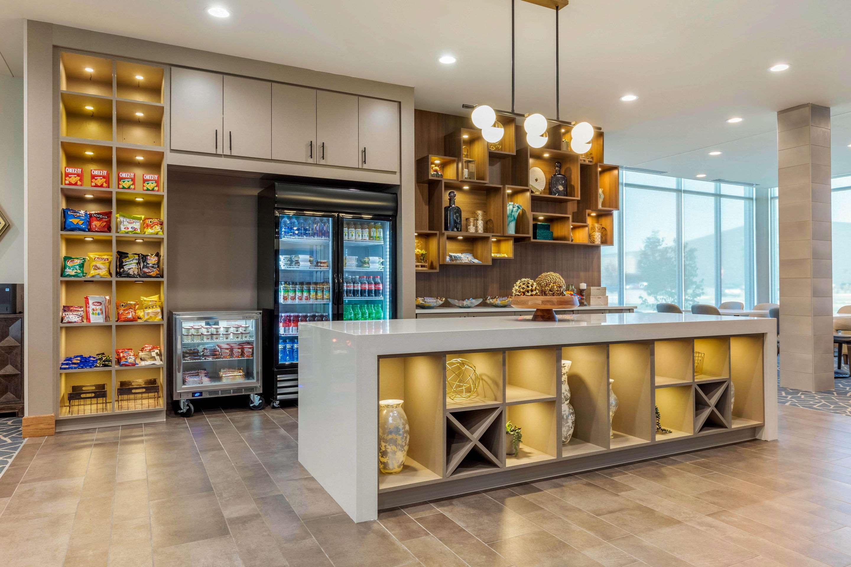 Cambria Hotel Davenport Quad Cities Bettendorf Bagian luar foto