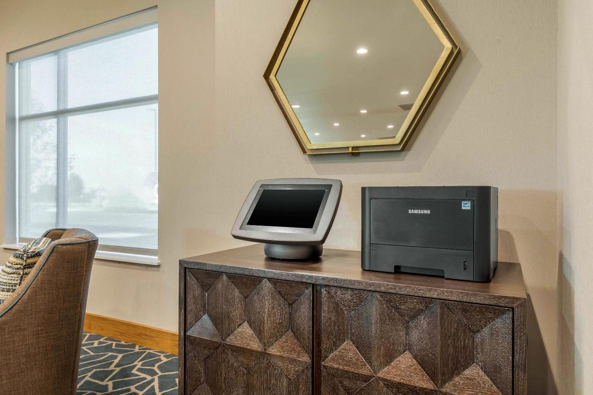 Cambria Hotel Davenport Quad Cities Bettendorf Bagian luar foto