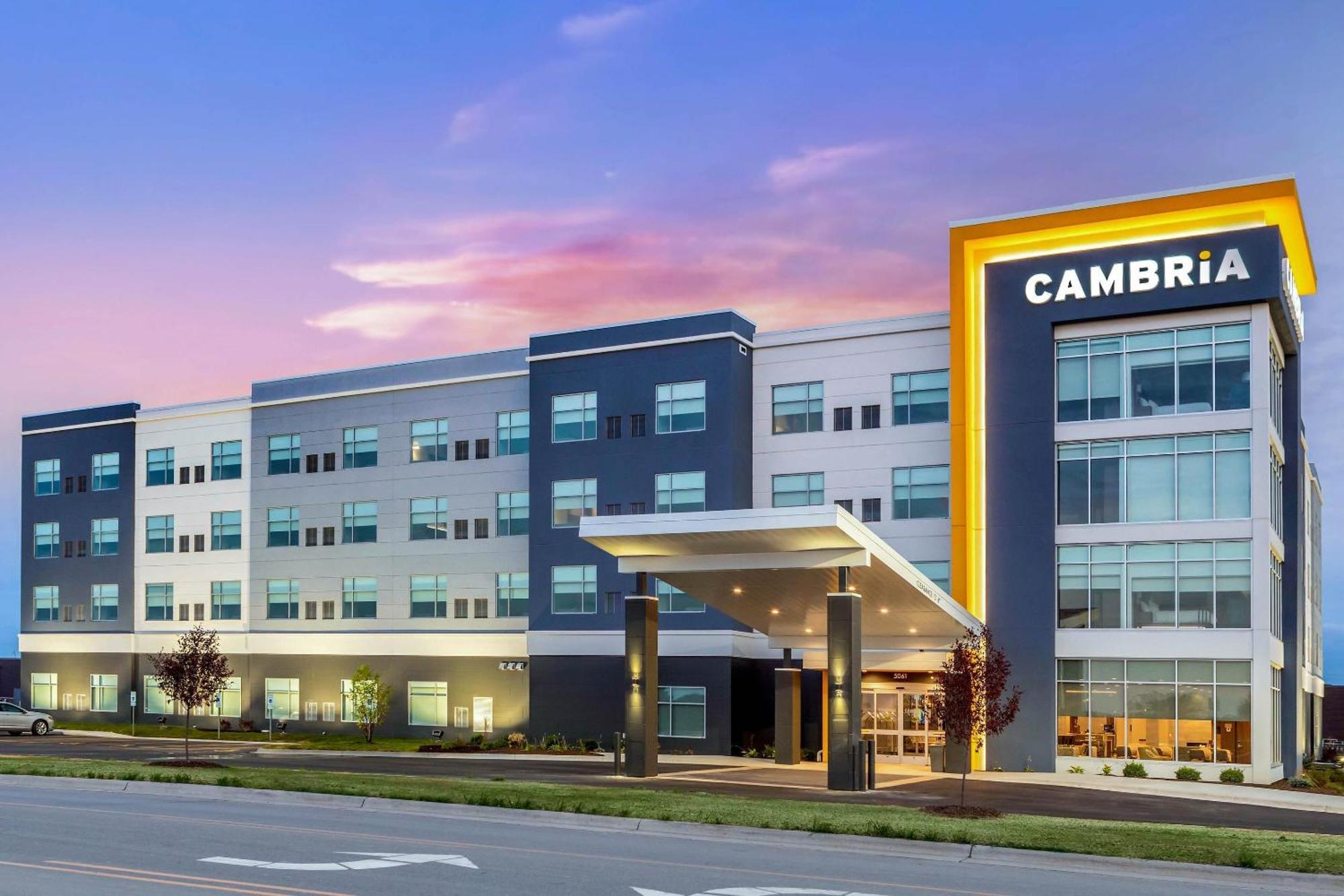 Cambria Hotel Davenport Quad Cities Bettendorf Bagian luar foto