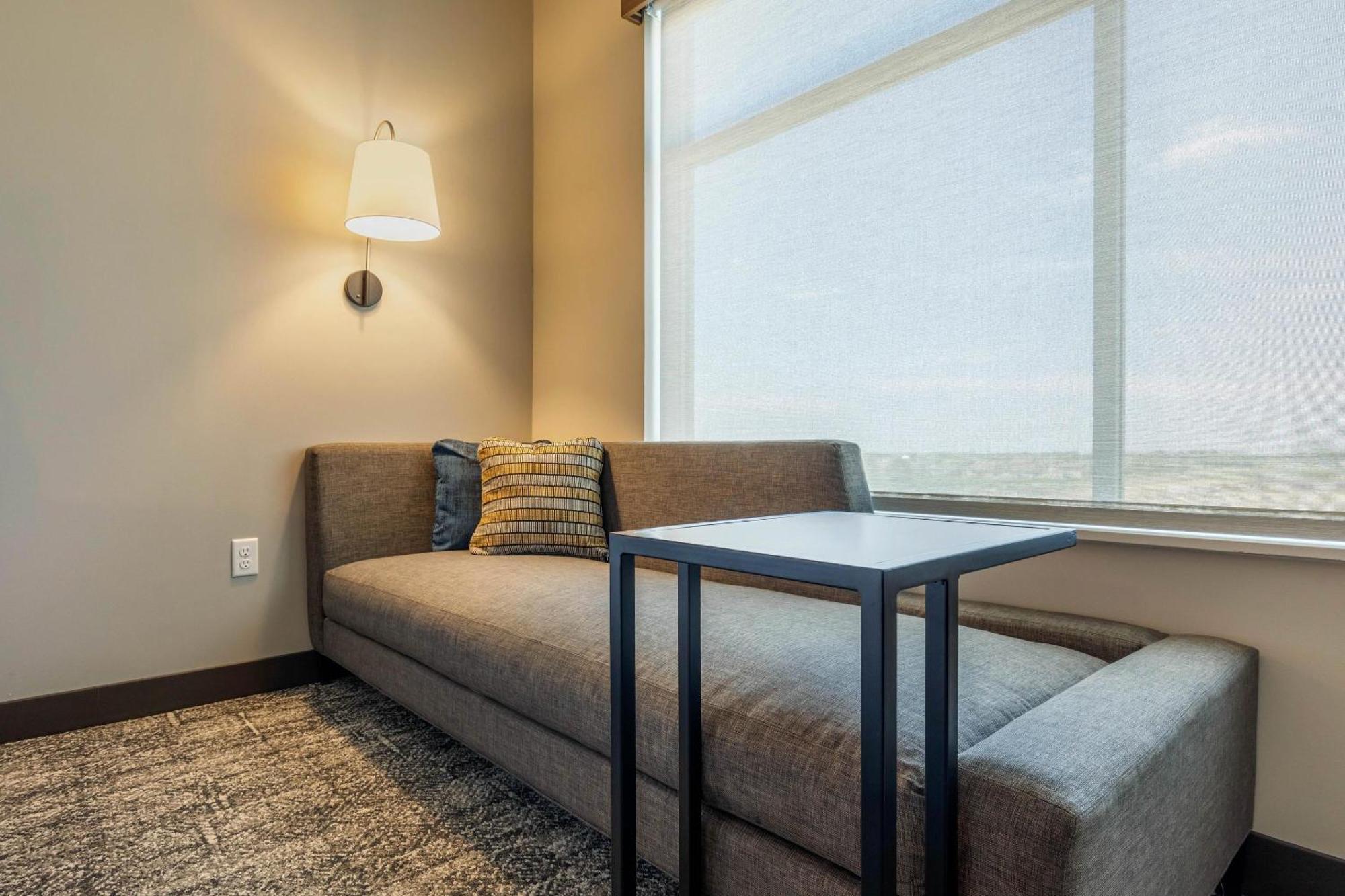 Cambria Hotel Davenport Quad Cities Bettendorf Bagian luar foto