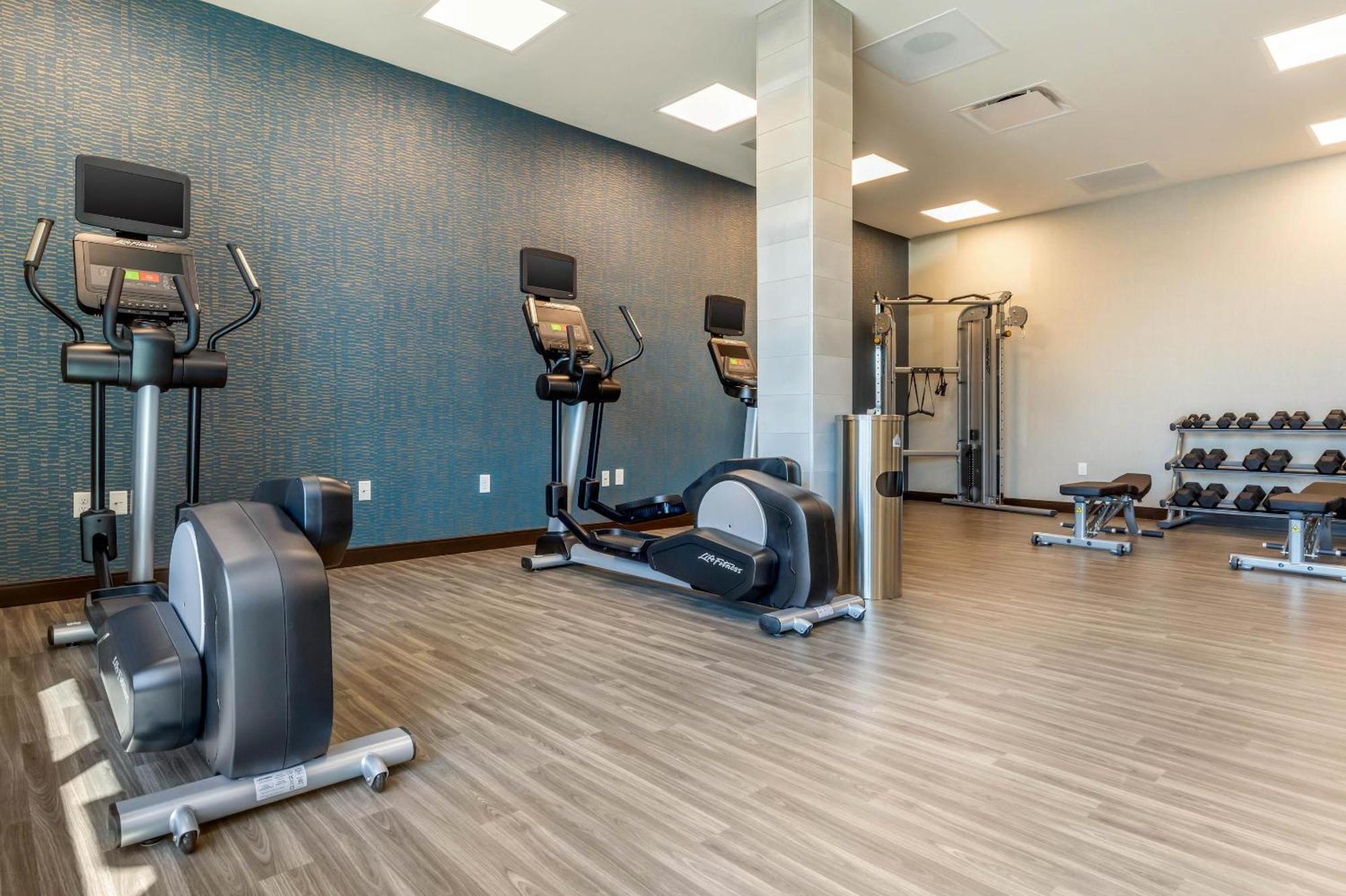 Cambria Hotel Davenport Quad Cities Bettendorf Bagian luar foto
