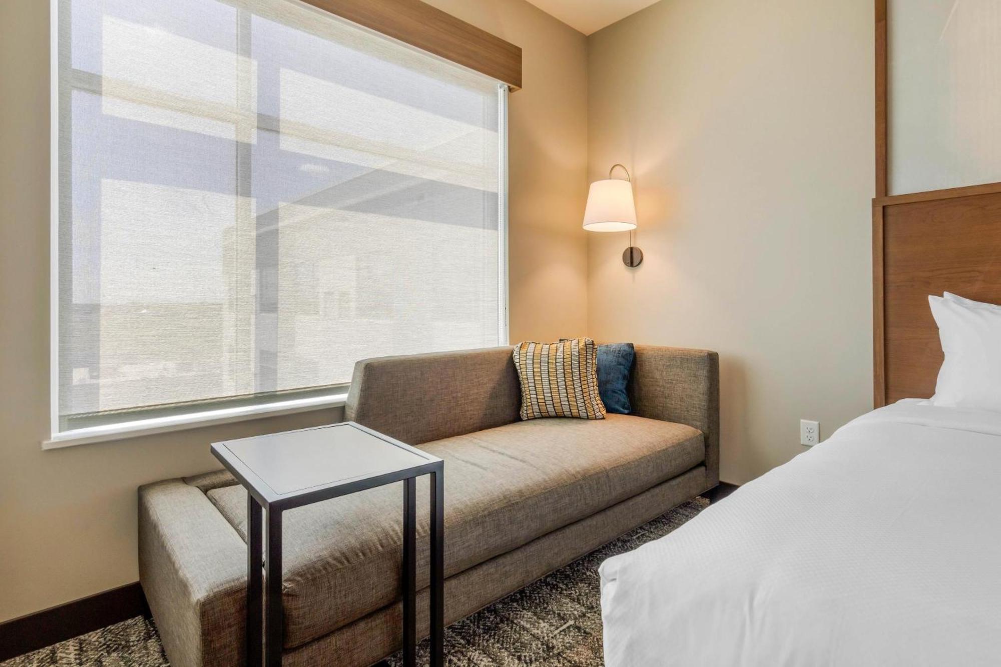 Cambria Hotel Davenport Quad Cities Bettendorf Bagian luar foto