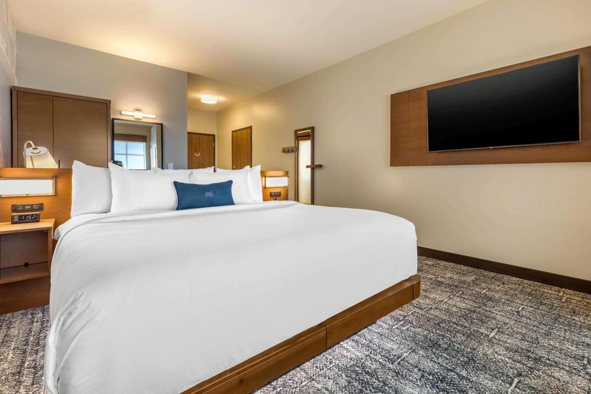 Cambria Hotel Davenport Quad Cities Bettendorf Bagian luar foto