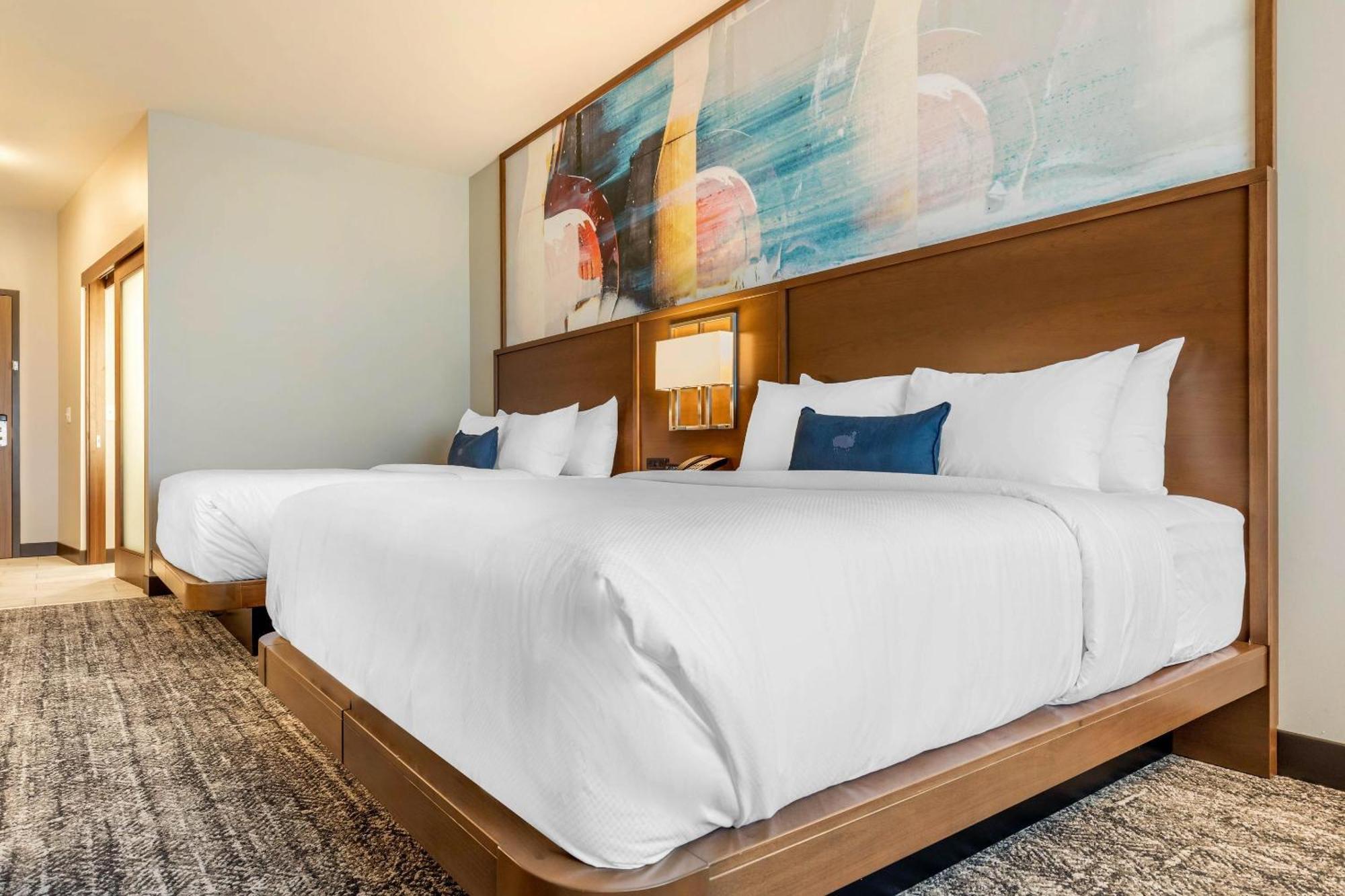 Cambria Hotel Davenport Quad Cities Bettendorf Bagian luar foto